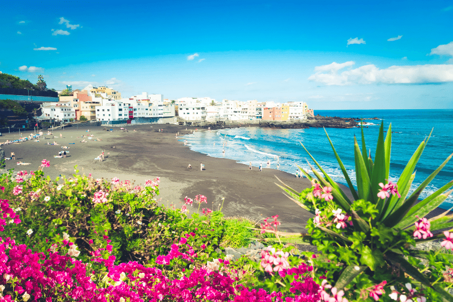 beach at puerto de la cruz